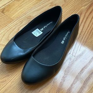 Black ballet flats